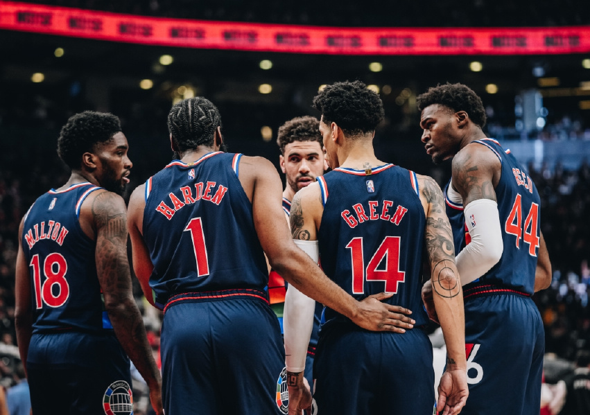  篮网双核爆发合砍83分横扫猛龙  